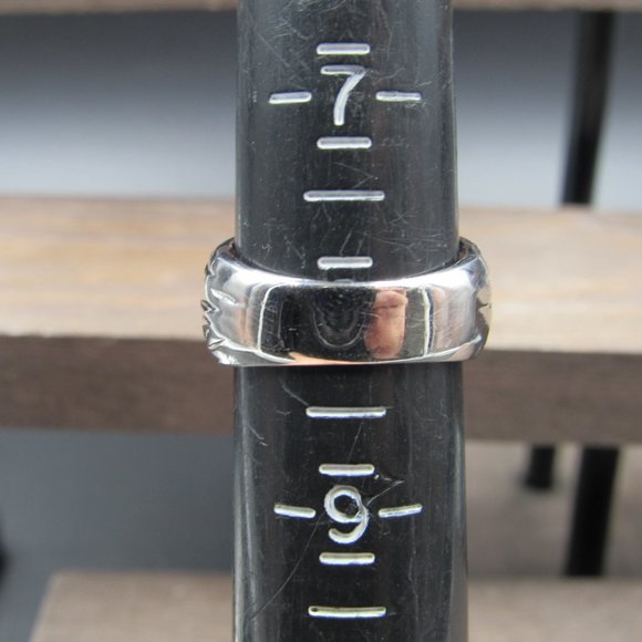 Size 8 Silver Tone Large Square Pink CZ Band Ring - Picture 4 of 6